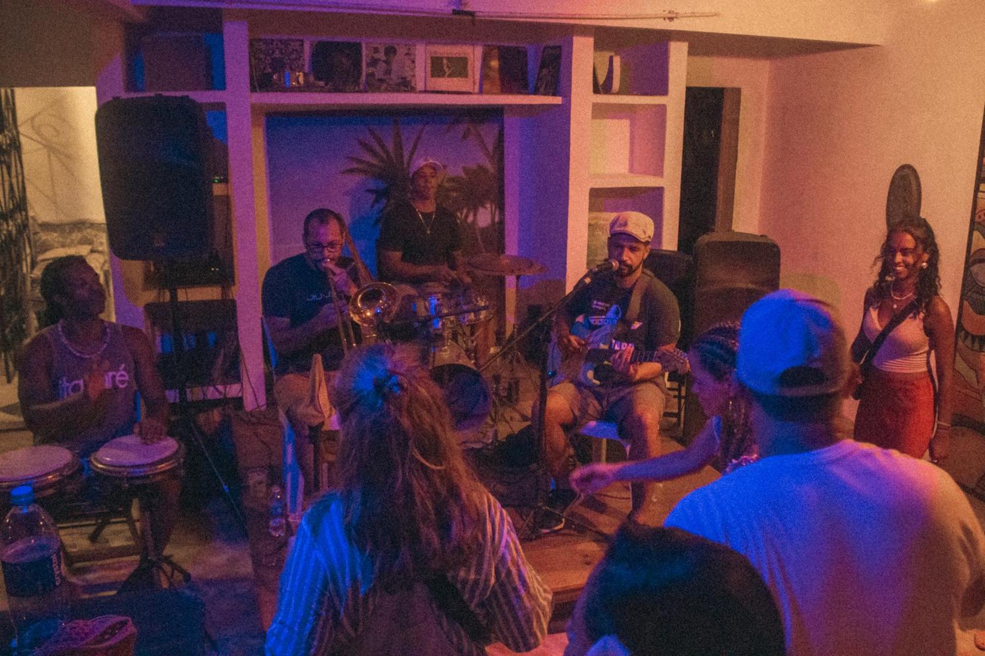 Mais Que Nada Itacare - Hostel, Bar & Breakfast מראה חיצוני תמונה